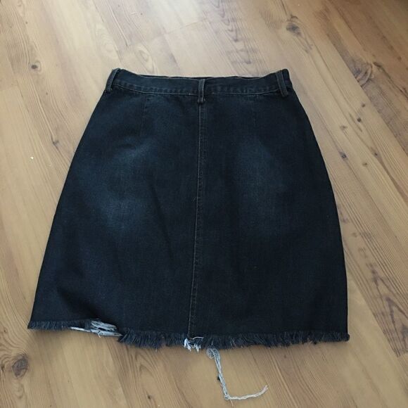 Umgee Distressed 5 pocket Denim Skirt Size S - Picture 4 of 5